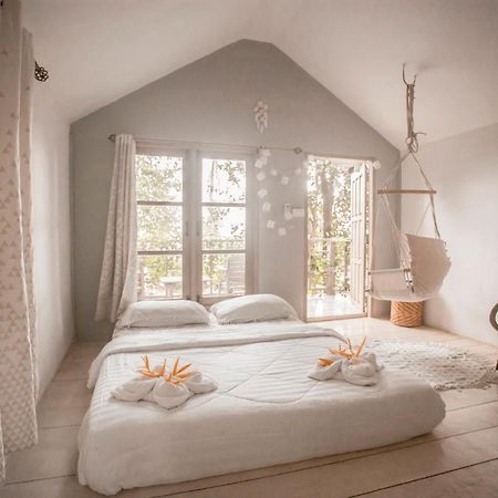 Cozy Huts Hotel Трат Екстериор снимка
