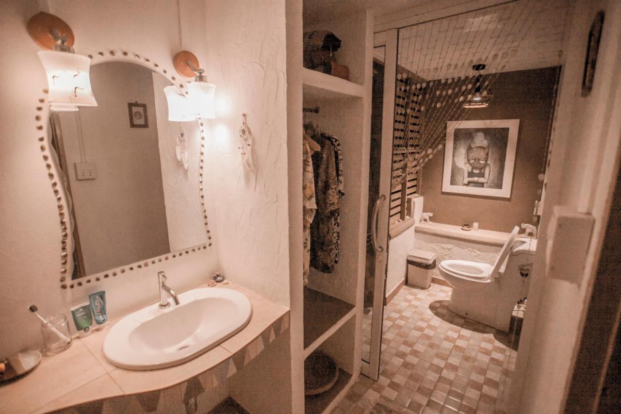 Cozy Huts Hotel Трат Екстериор снимка