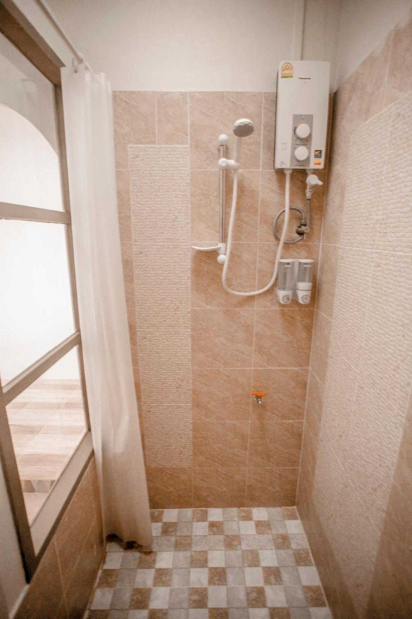 Cozy Huts Hotel Трат Стая снимка