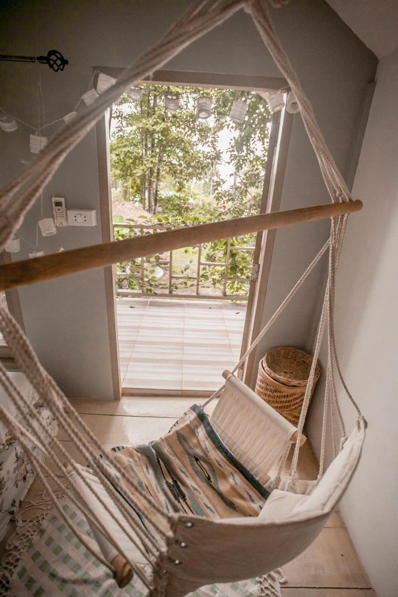 Cozy Huts Hotel Трат Стая снимка