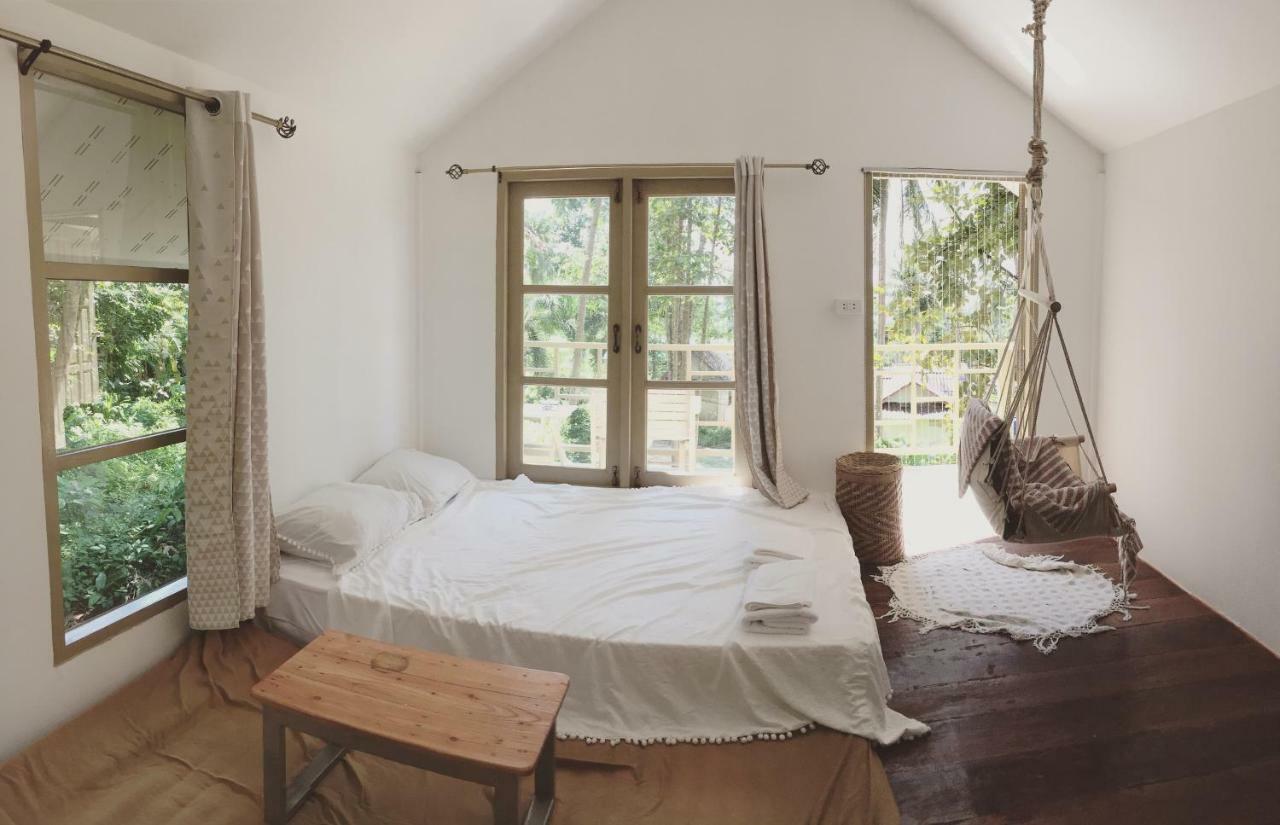 Cozy Huts Hotel Трат Екстериор снимка